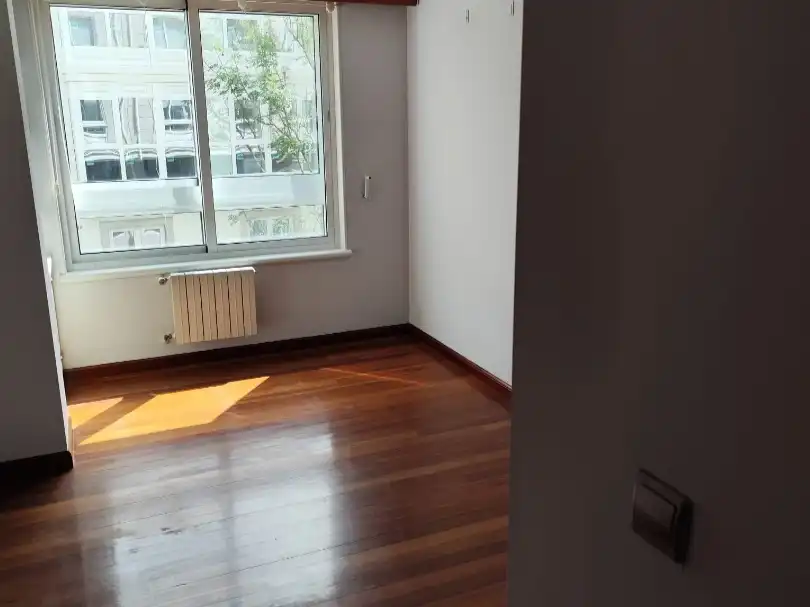 Pis de lloguer a Rúa Almendra, 9, Centro Dormitori de Pis de lloguer en Ferrol amb Calefacció, Parquet i Terrassa