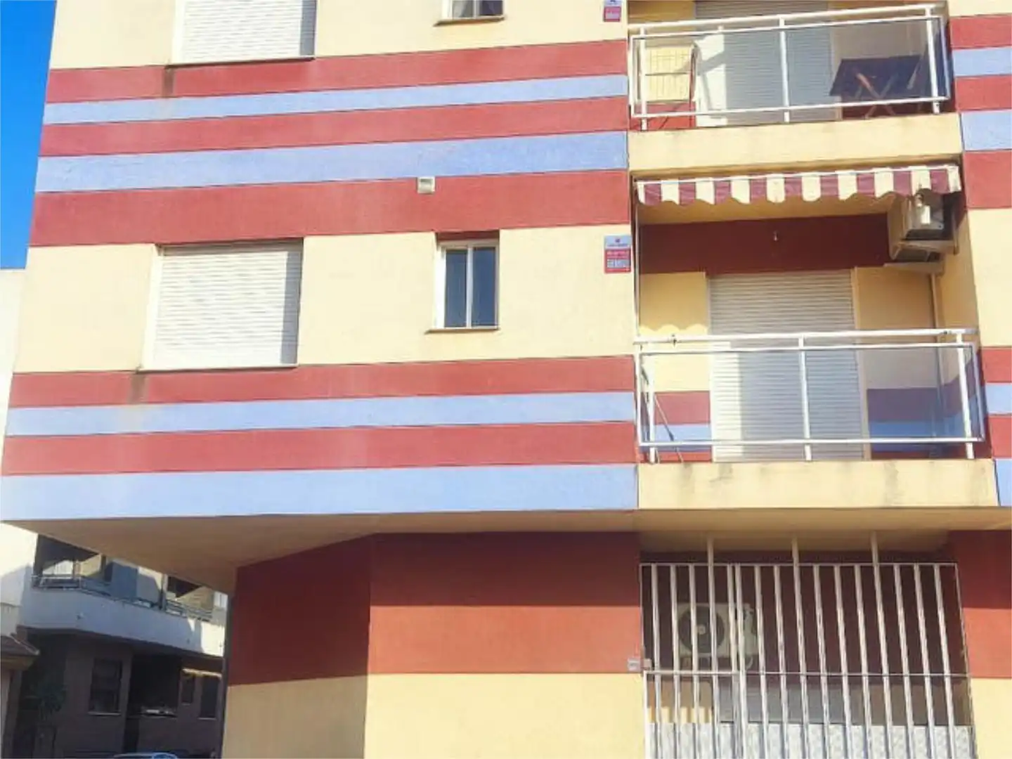 Pis en venda a Cox Vista exterior de Pis en venda en Cox amb Terrassa i Piscina