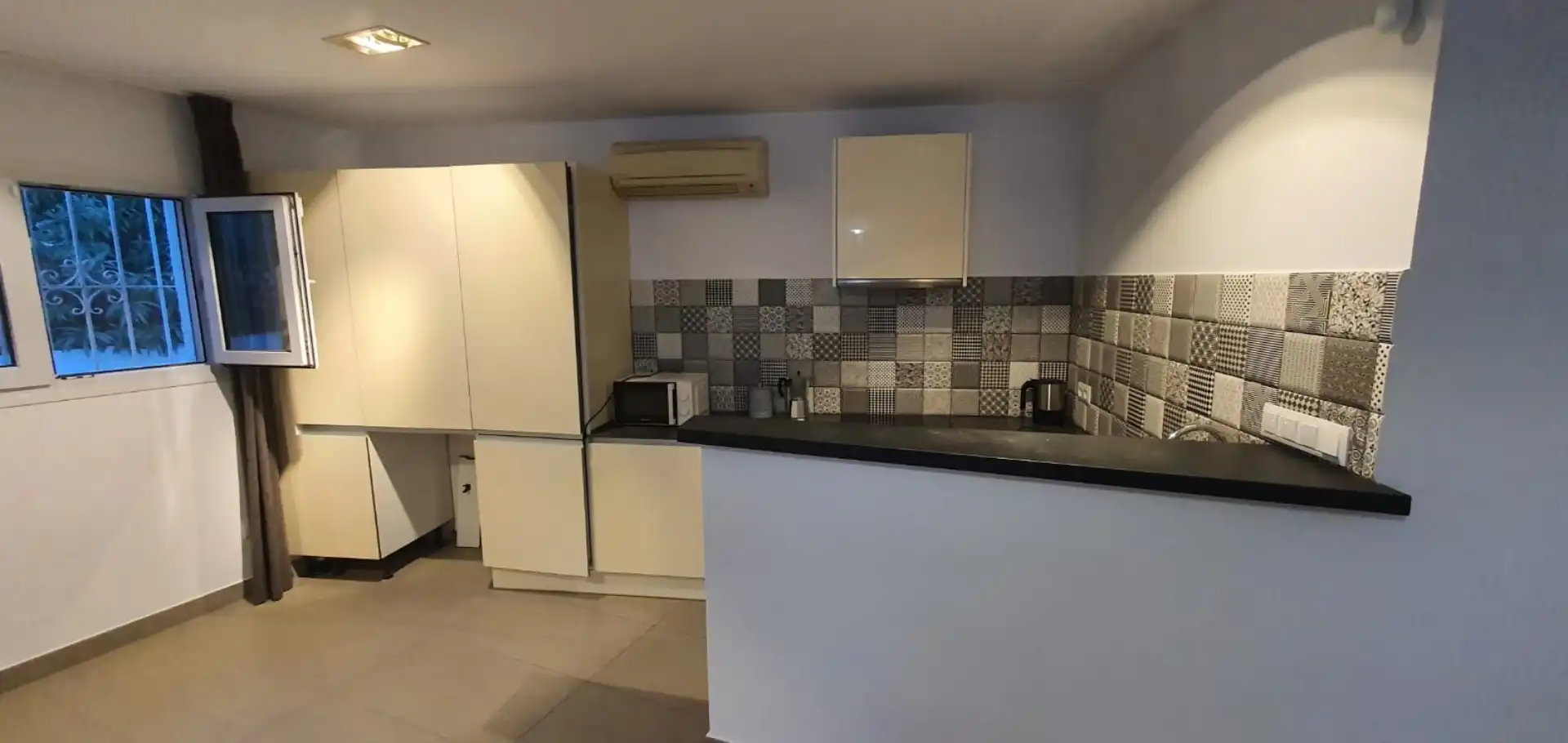Wohnung zur Miete in Calle Puerto Mejorada, El Portet - Pla de Mar Küche von Wohnung zur Miete in Moraira mit Klimaanlage, Heizung und Terrasse