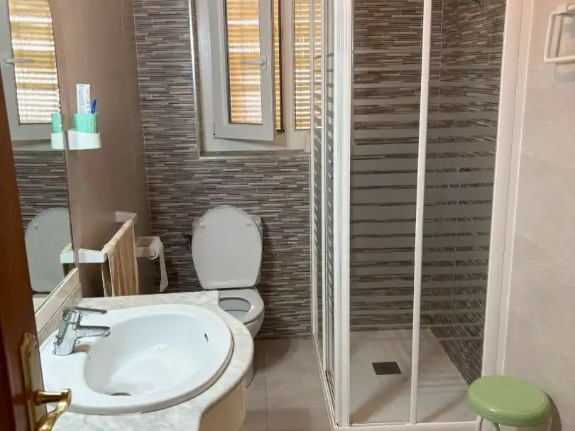 Bathroom of Flat for rent in La Roda  with Air Conditioner, Heating and Furnished