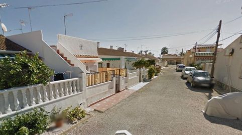 Foto 3 de Casa adosada en venta en ኡርባኒሳሲኦን ቶሬአልሜንድሮስ, 113, Zona Carrefour - Urbanizaciones, Torrevieja
