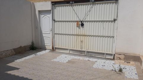 Foto 4 de Casa adosada en venta en ኡርባኒሳሲኦን ቶሬአልሜንድሮስ, 113, Zona Carrefour - Urbanizaciones, Torrevieja