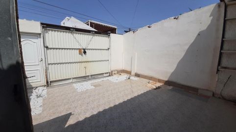 Foto 5 de Casa adosada en venta en ኡርባኒሳሲኦን ቶሬአልሜንድሮስ, 113, Zona Carrefour - Urbanizaciones, Torrevieja