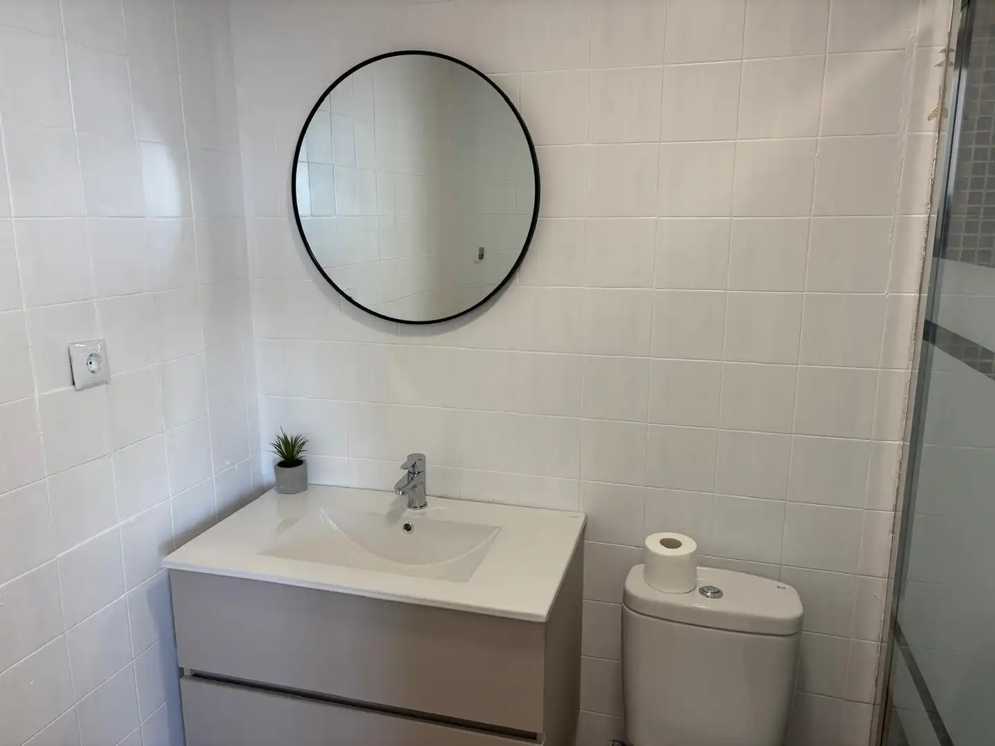 Bathroom of Flat for rent in Elche / Elx  with Terrace, Furnished and Balcony