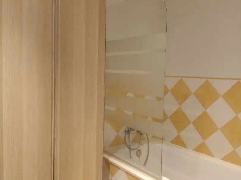 Piso de alquiler en Travesía da Peregrina, 7, Bertamirans Baño de Piso de alquiler en Ames con Calefacción, Jardín privado y Parquet