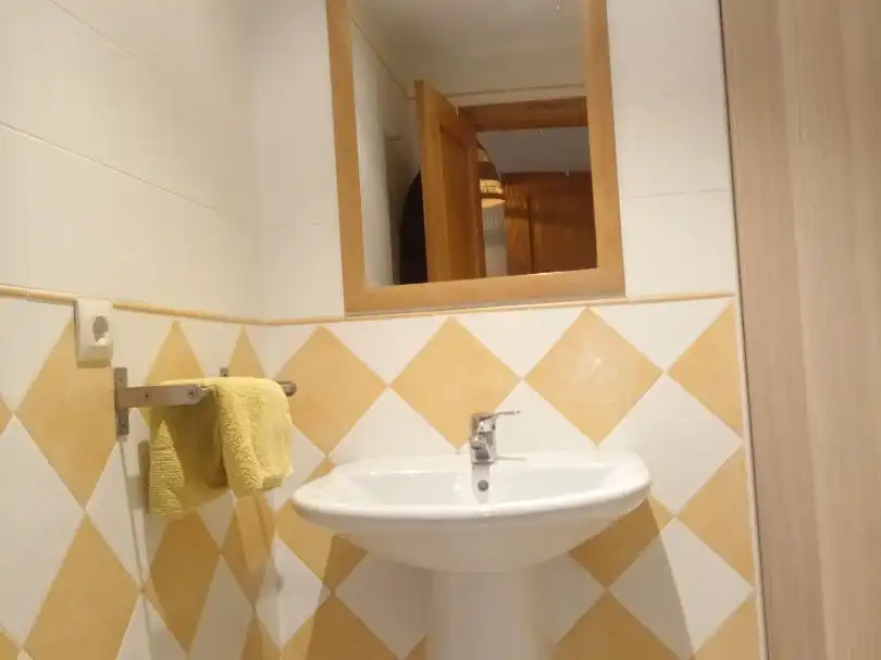 Piso de alquiler en Travesía da Peregrina, 7, Bertamirans Baño de Piso de alquiler en Ames con Calefacción, Jardín privado y Parquet