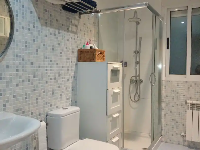 Piso de alquiler en Travesía da Peregrina, 7, Bertamirans Baño de Piso de alquiler en Ames con Calefacción, Jardín privado y Parquet