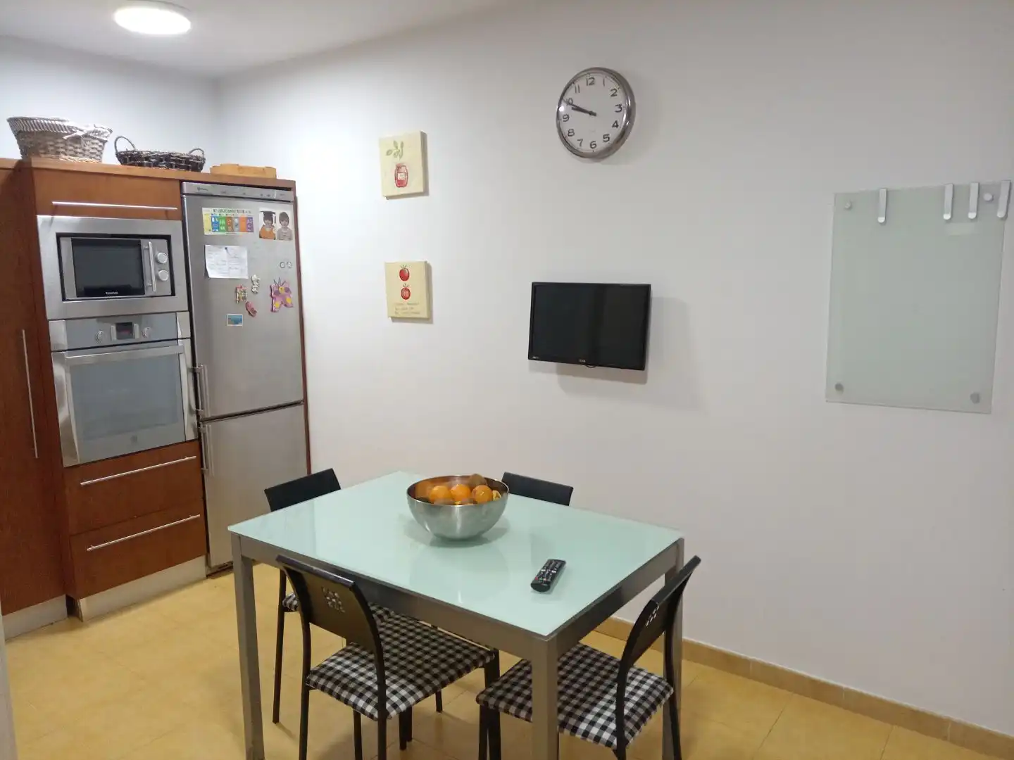 Piso de alquiler en Travesía da Peregrina, 7, Bertamirans Comedor de Piso de alquiler en Ames con Calefacción, Jardín privado y Parquet