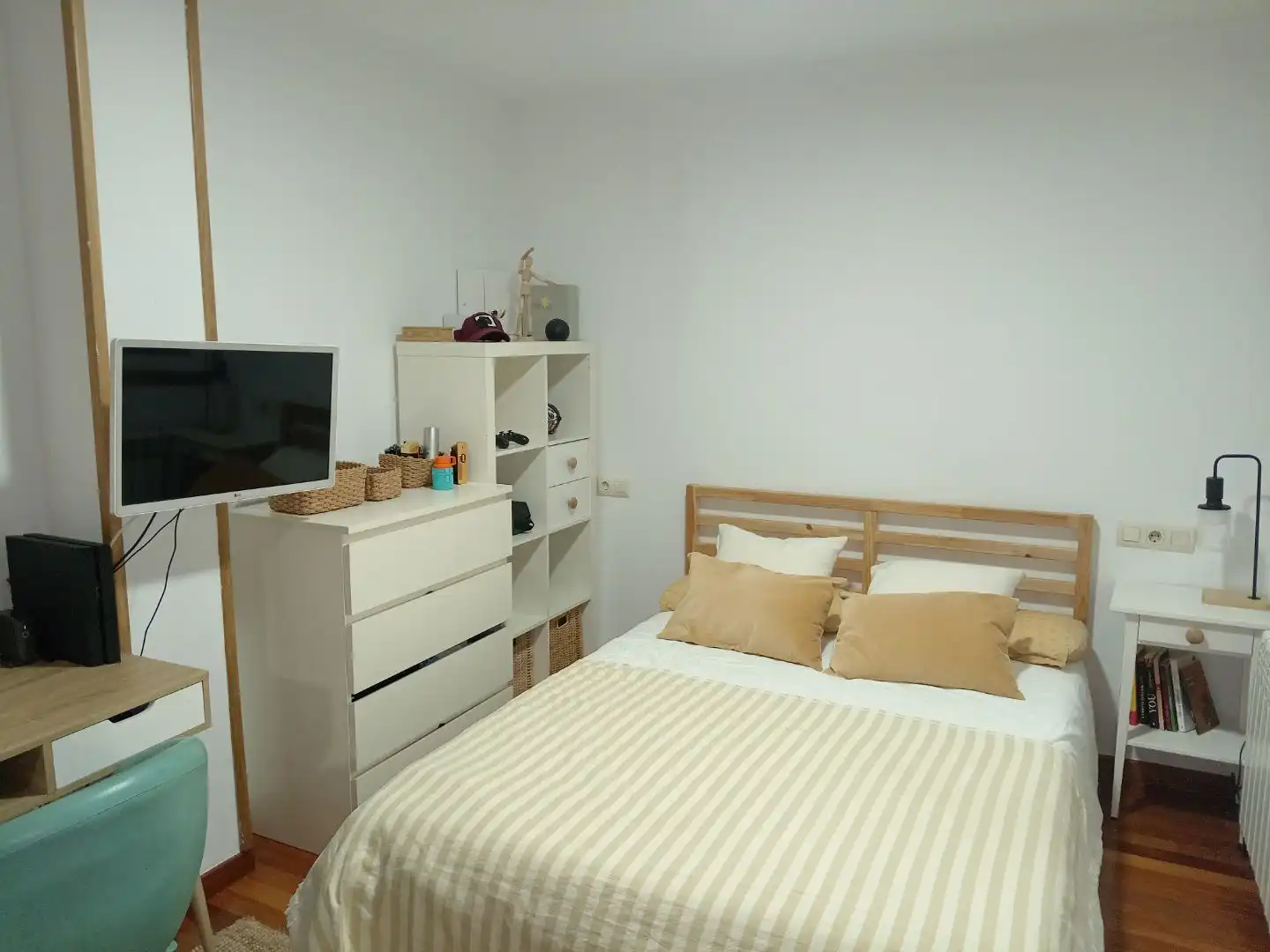 Piso de alquiler en Travesía da Peregrina, 7, Bertamirans Habitación de Piso de alquiler en Ames con Calefacción, Jardín privado y Parquet
