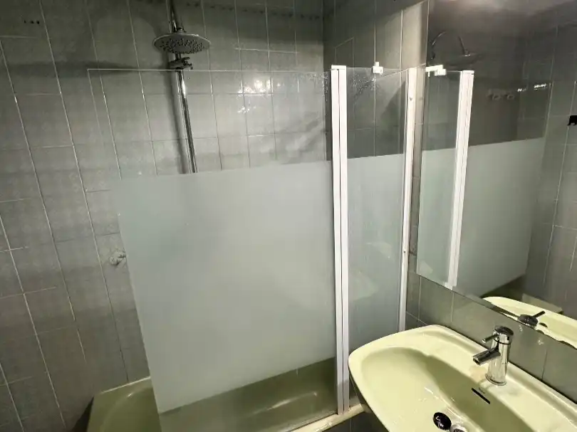 Flat for rent in Calle Doctor Fleming, 10, San Martín del Rey Aurelio Bathroom of Flat for rent in San Martín del Rey Aurelio with Terrace