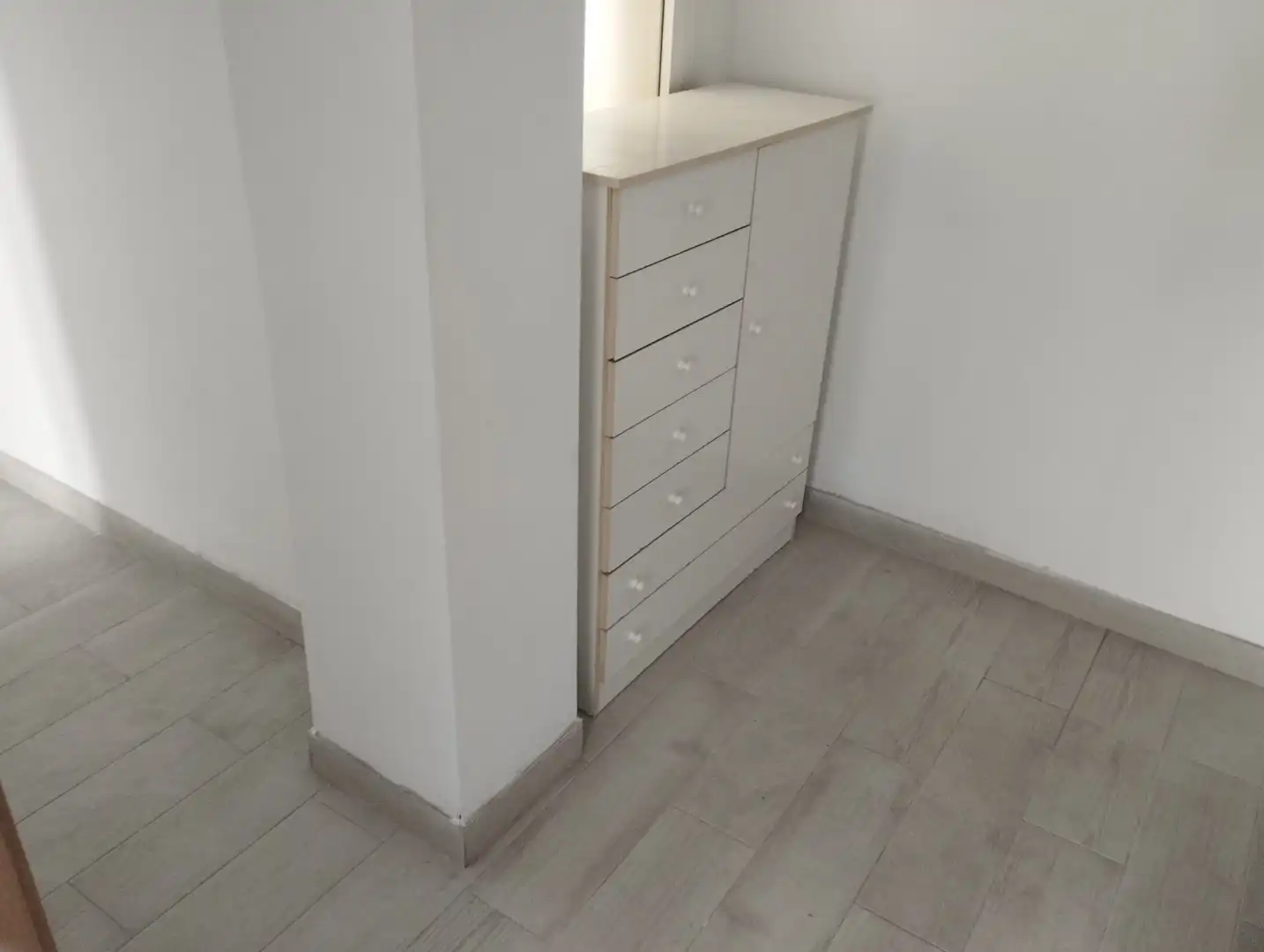 Pis de lloguer a Calle Julio Gómez Relampaguito, 16, Los Ángeles - Cruz de Caravaca Dormitori de Pis de lloguer en Almería amb Aire condicionat, Parquet i Terrassa