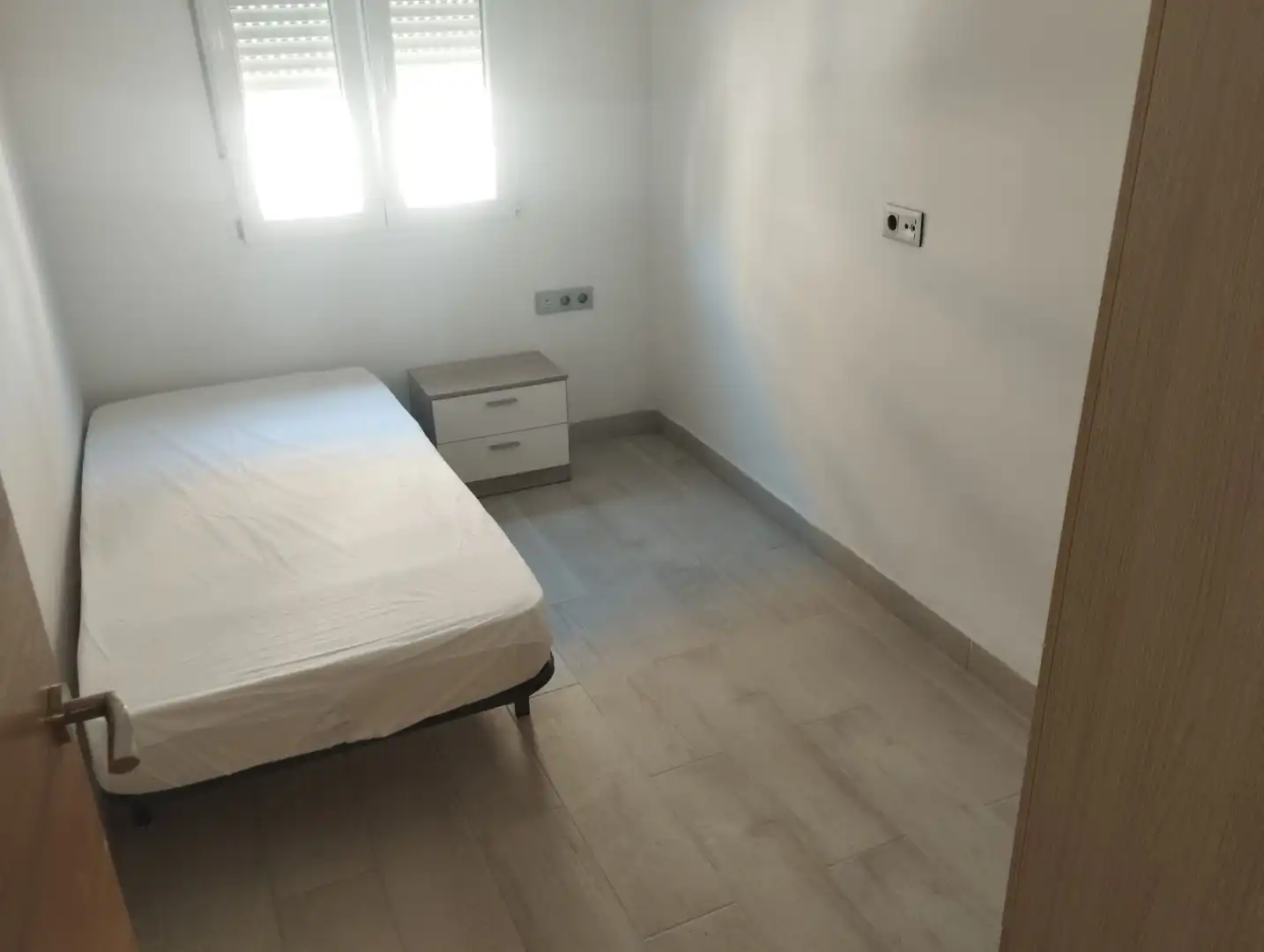 Pis de lloguer a Calle Julio Gómez Relampaguito, 16, Los Ángeles - Cruz de Caravaca Dormitori de Pis de lloguer en Almería amb Aire condicionat, Parquet i Terrassa