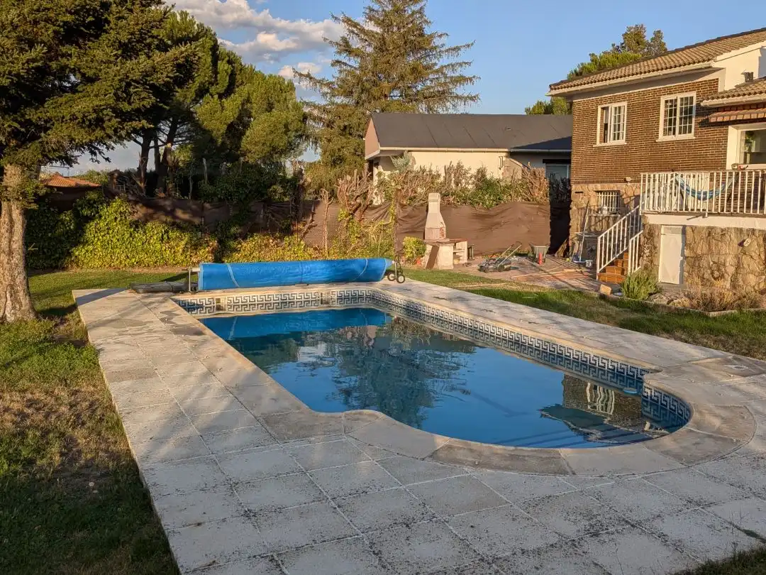 Pis en venda a Jardín de los Nogales, 5, Cerceda Piscina de Pis en venda en El Boalo - Cerceda – Mataelpino amb Aire condicionat, Calefacció i Jardí privat