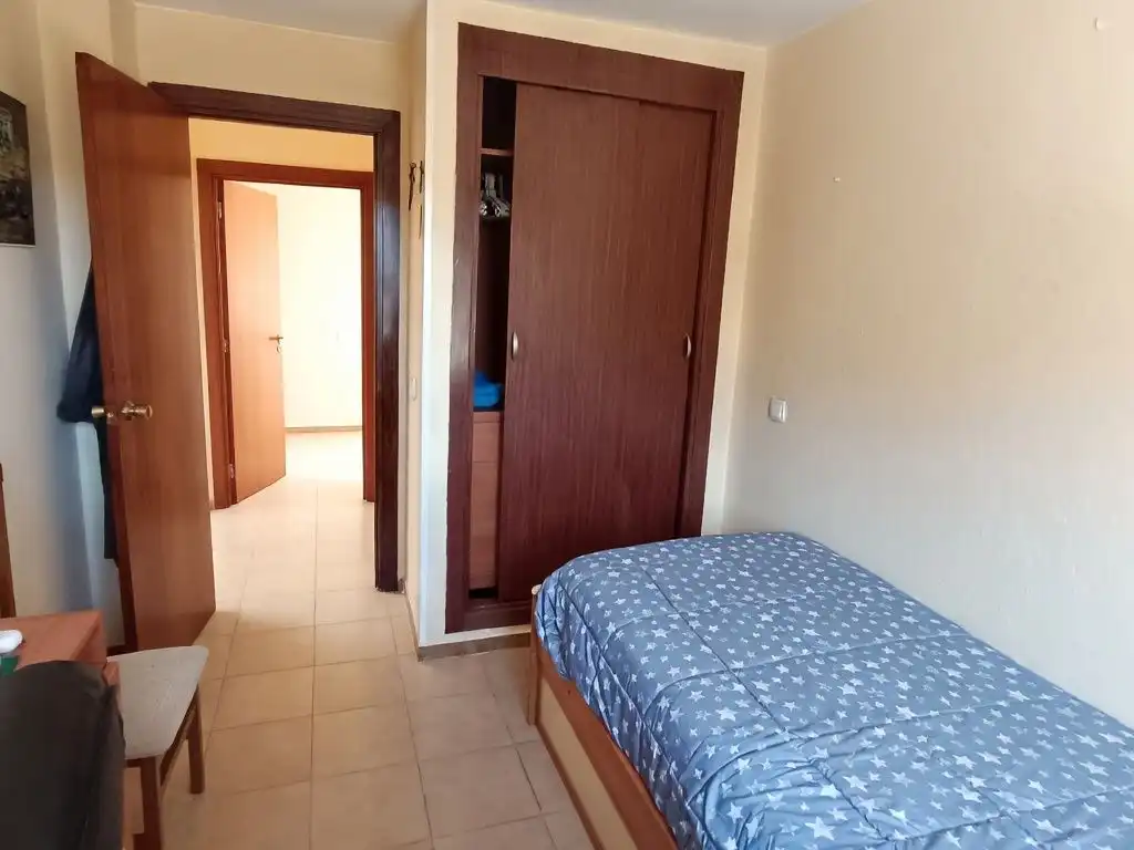 Piso en venta en Calle de la Casuarina, 18, Las Águilas Habitación de Piso en venta en Madrid Capital con Aire acondicionado