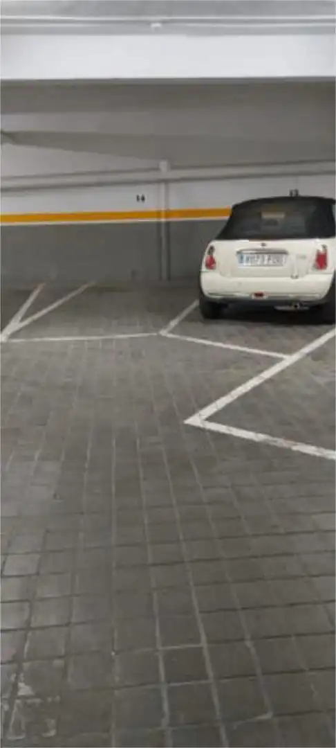 Parking of Garage for rent in Madrid