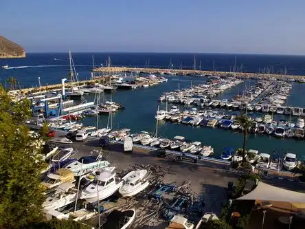Wohnung zur Miete in Carrer Marjaleta, 1, Casco Urbano Außenansicht von Wohnung zur Miete in Moraira mit Klimaanlage, Heizung und Privatgarten