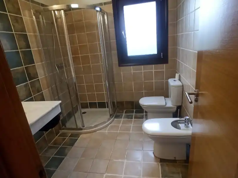 Houses for rent in Carretera Espíritu Santo, Cambre Bathroom of Houses for rent in Cambre with Heating, Private garden and Parquet flooring