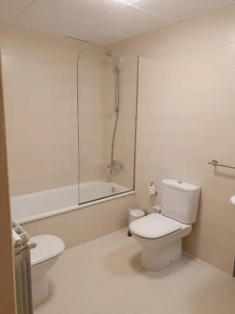 Piso de alquiler en Calle Canarias, 6, Zafra Baño de Piso de alquiler en Zafra con Aire acondicionado, Calefacción y Amueblado