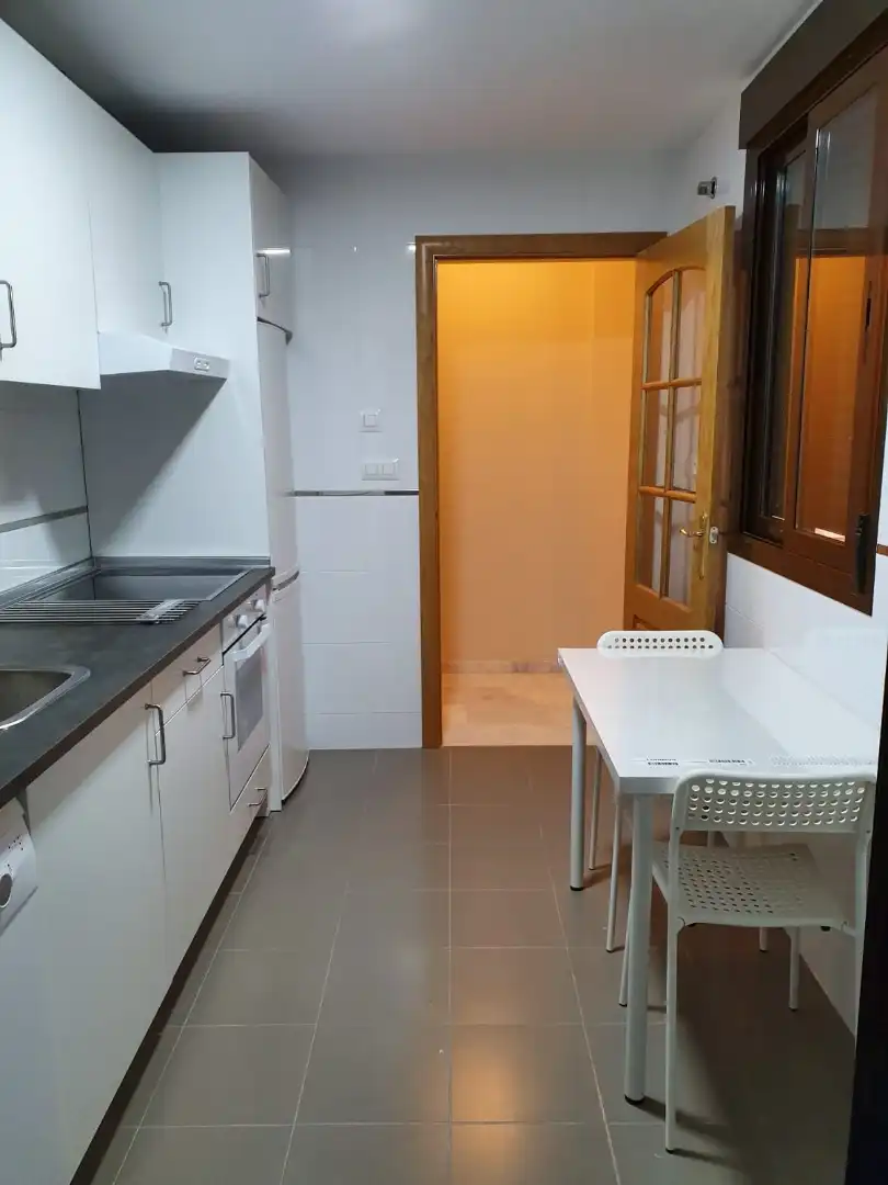 Piso de alquiler en Calle Canarias, 6, Zafra Cocina de Piso de alquiler en Zafra con Aire acondicionado, Calefacción y Amueblado