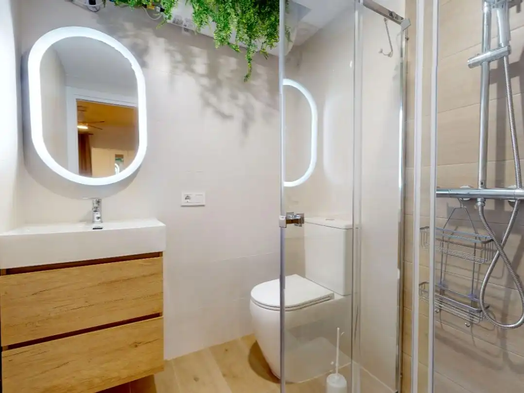 Flat for sale in Escritor Sebastián Cuevas, 1, Fuensanta- Arcángel Bathroom of Flat for sale in Córdoba Capital with Air Conditioner, Terrace and Balcony