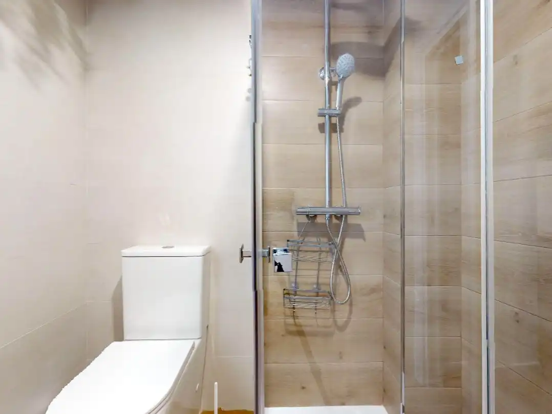 Flat for sale in Escritor Sebastián Cuevas, 1, Fuensanta- Arcángel Bathroom of Flat for sale in Córdoba Capital with Air Conditioner, Terrace and Balcony
