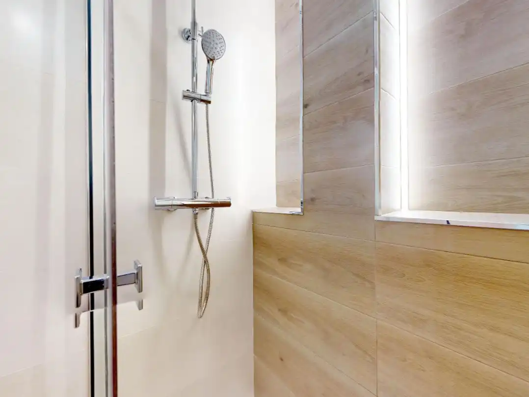 Flat for sale in Escritor Sebastián Cuevas, 1, Fuensanta- Arcángel Bathroom of Flat for sale in Córdoba Capital with Air Conditioner, Terrace and Balcony
