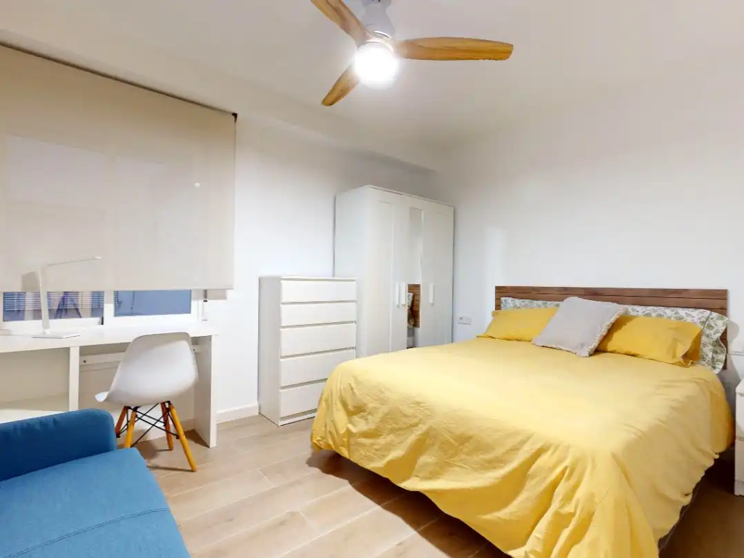 Flat for sale in Escritor Sebastián Cuevas, 1, Fuensanta- Arcángel Bedroom of Flat for sale in Córdoba Capital with Air Conditioner, Terrace and Balcony