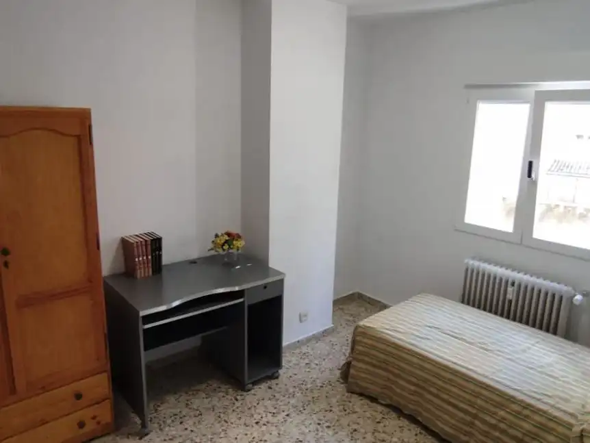 Piso de alquiler en Avenida de Requejo, 5, Las Viñas Habitación de Piso de alquiler en Zamora Capital con Calefacción, Amueblado y Parking comunitario