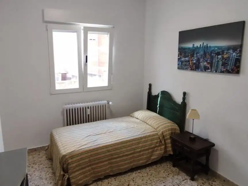 Piso de alquiler en Avenida de Requejo, 5, Las Viñas Habitación de Piso de alquiler en Zamora Capital con Calefacción, Amueblado y Parking comunitario