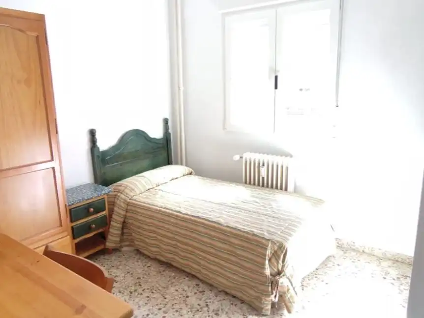 Piso de alquiler en Avenida de Requejo, 5, Las Viñas Habitación de Piso de alquiler en Zamora Capital con Calefacción, Amueblado y Parking comunitario