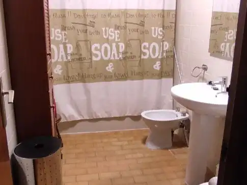 Wohnung zur Miete in Avenida de Requejo, 5, Las Viñas Badezimmer von Wohnung zur Miete in Zamora Capital mit Heizung, Möbliert und Gemeinschaftsparkplatz