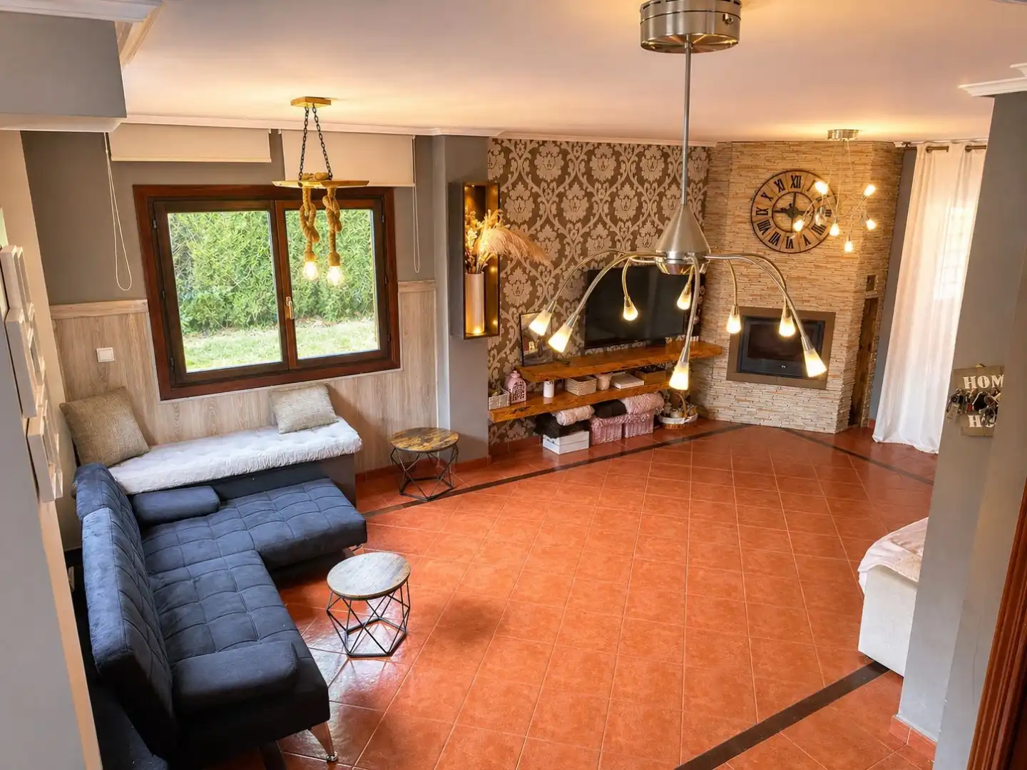 Casa o xalet en venda a Barrio Otañes, 56b, Castro-Urdiales Sala d'estar de Casa o xalet en venda en Castro-Urdiales amb Terrassa i Balcó