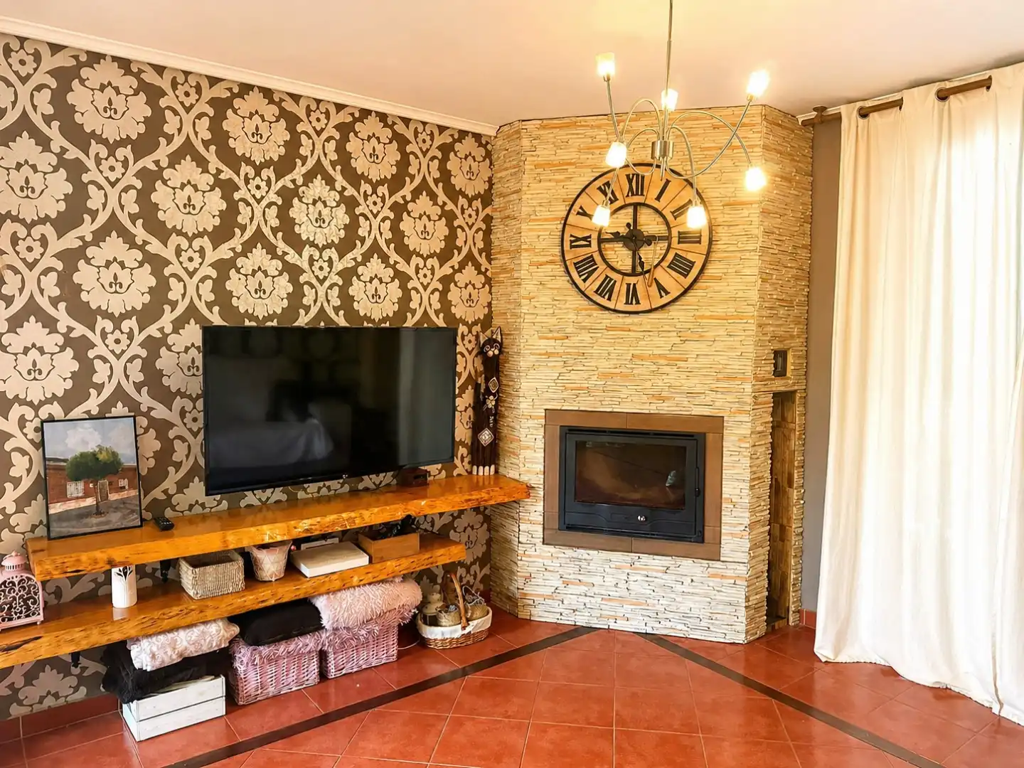 Casa o xalet en venda a Barrio Otañes, 56b, Castro-Urdiales Sala d'estar de Casa o xalet en venda en Castro-Urdiales amb Terrassa i Balcó