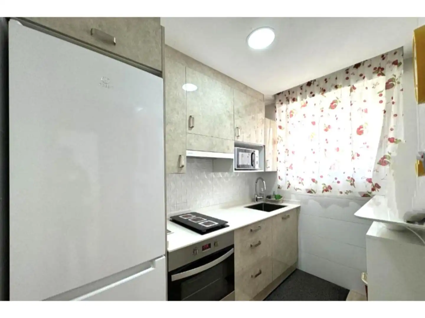 Wohnung zur Miete in Avinguda del Far, 88, Playa de la Concha Küche von Wohnung zur Miete in Oropesa del Mar / Orpesa mit Klimaanlage, Terrasse und Schwimmbad