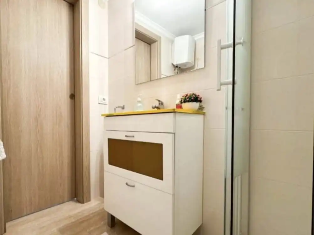Wohnung zur Miete in Avinguda del Far, 88, Playa de la Concha Badezimmer von Wohnung zur Miete in Oropesa del Mar / Orpesa mit Klimaanlage, Terrasse und Schwimmbad