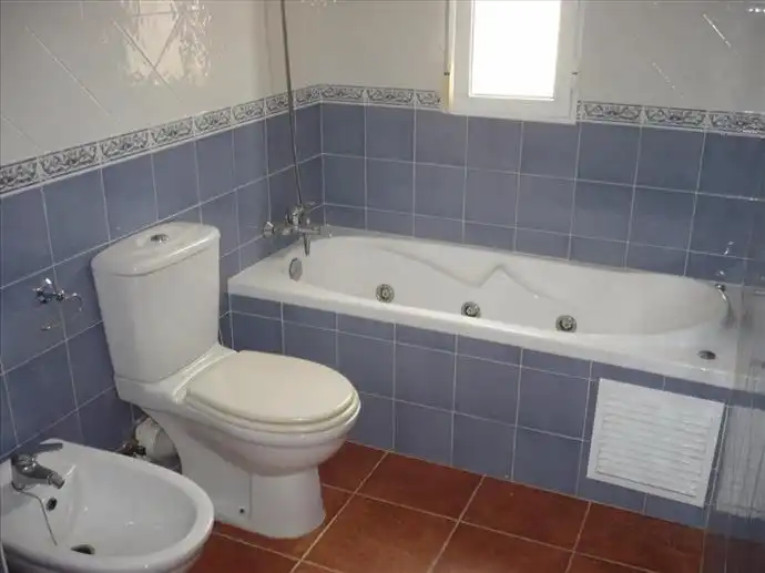 Flat for rent in Avenida del Golf, 150, Altorreal - El Chorrico Bathroom of Flat for rent in Molina de Segura with Air Conditioner, Heating and Private garden
