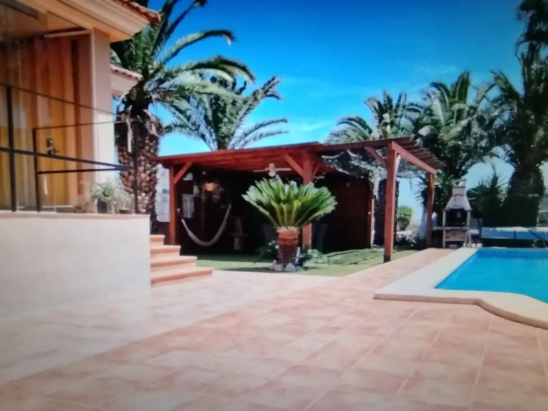 Casa o chalet en venta en Partida Tolomo, 28, Hondón de las Nieves / El Fondó de les Neus Terraza de Casa o chalet en venta en Hondón de las Nieves / El Fondó de les Neus con Aire acondicionado, Calefacción y Jardín privado