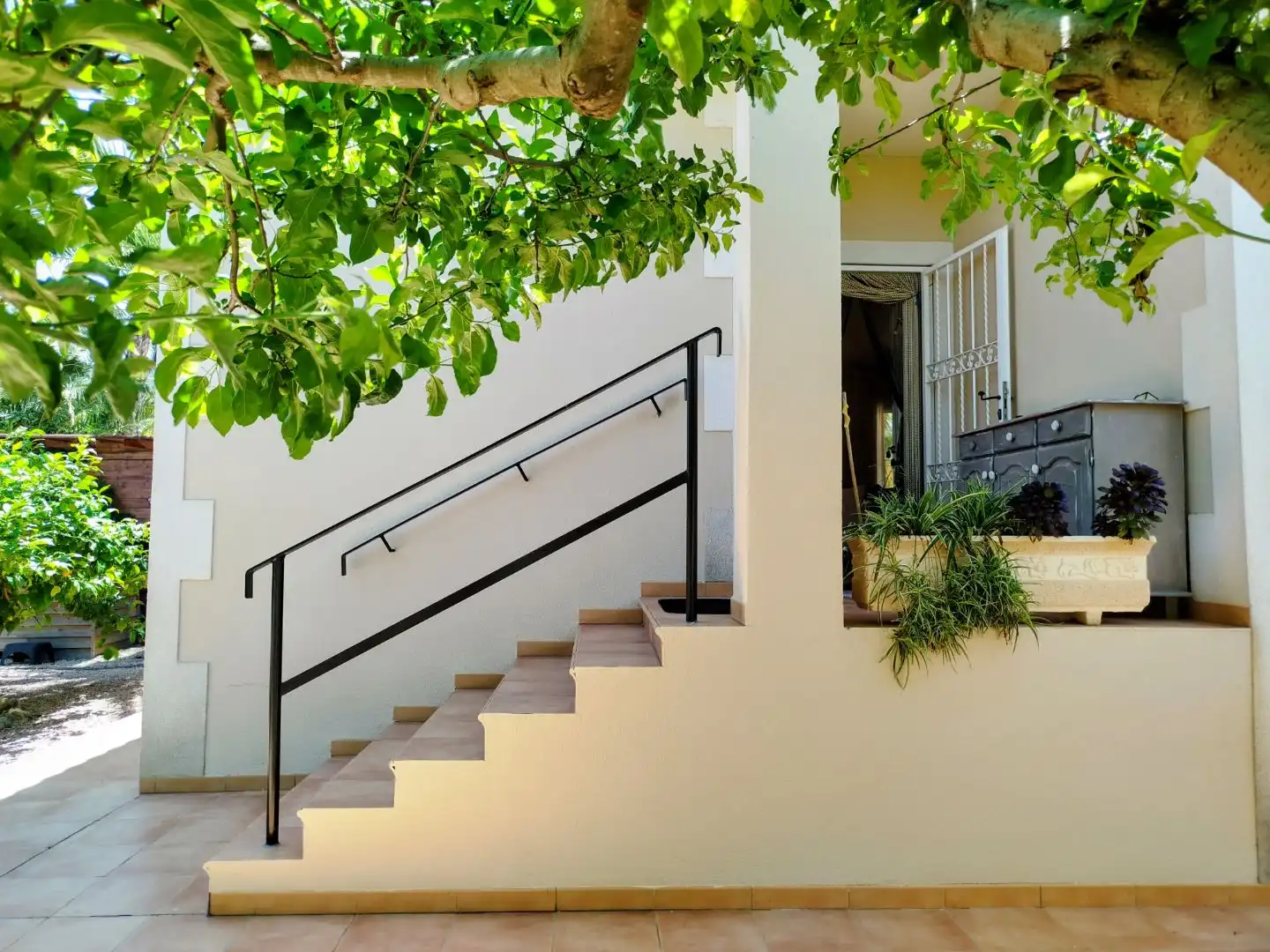 Casa o chalet en venta en Partida Tolomo, 28, Hondón de las Nieves / El Fondó de les Neus Terraza de Casa o chalet en venta en Hondón de las Nieves / El Fondó de les Neus con Aire acondicionado, Calefacción y Jardín privado