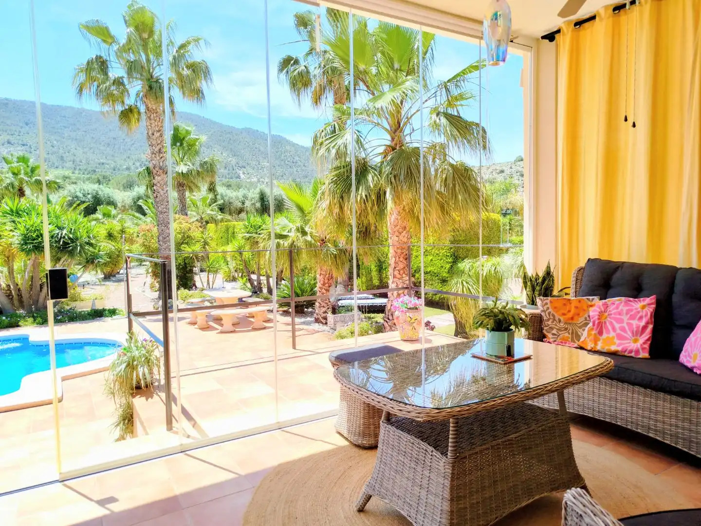 Casa o chalet en venta en Partida Tolomo, 28, Hondón de las Nieves / El Fondó de les Neus Terraza de Casa o chalet en venta en Hondón de las Nieves / El Fondó de les Neus con Aire acondicionado, Calefacción y Jardín privado