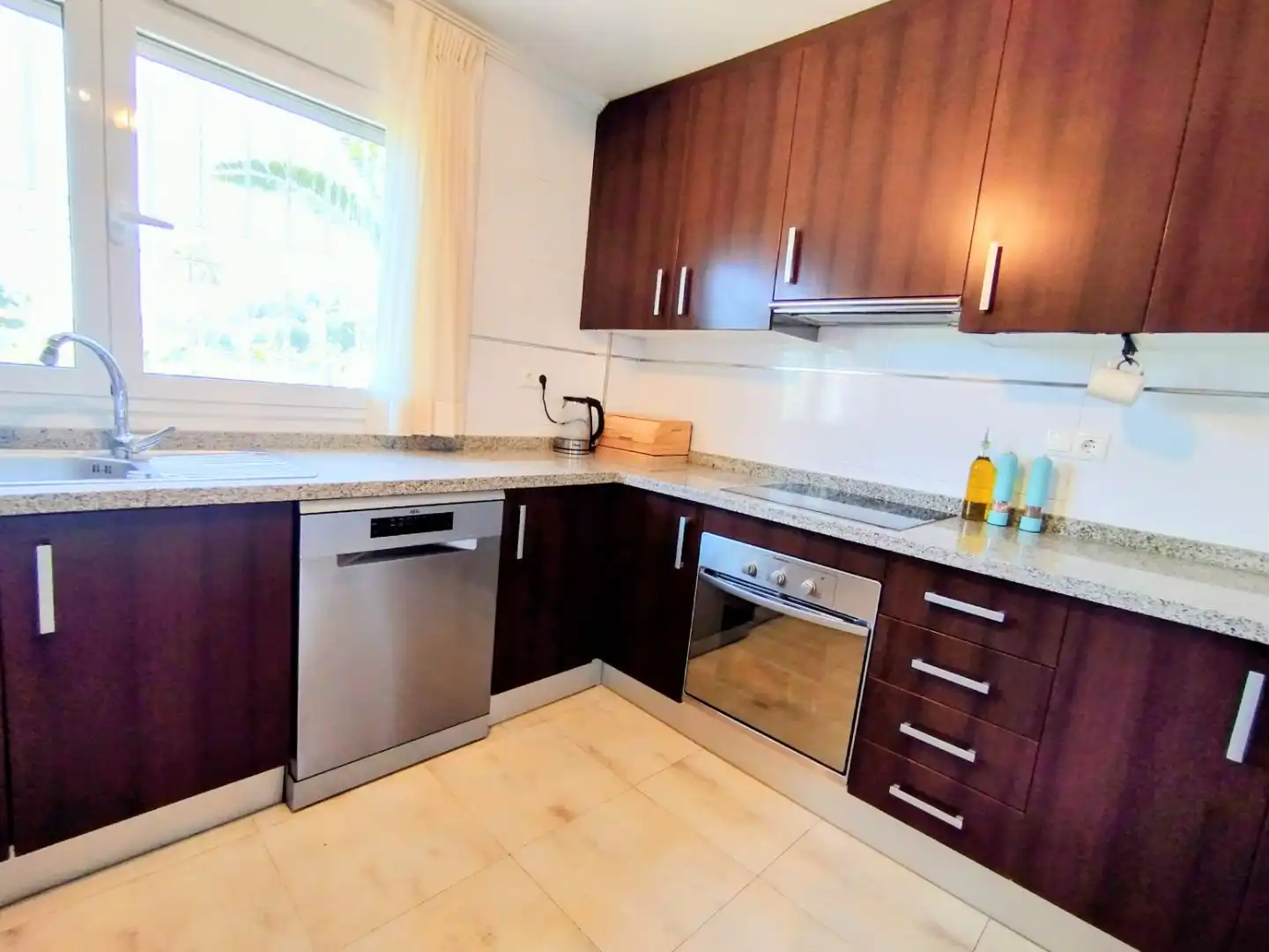 Casa o chalet en venta en Partida Tolomo, 28, Hondón de las Nieves / El Fondó de les Neus Cocina de Casa o chalet en venta en Hondón de las Nieves / El Fondó de les Neus con Aire acondicionado, Calefacción y Jardín privado