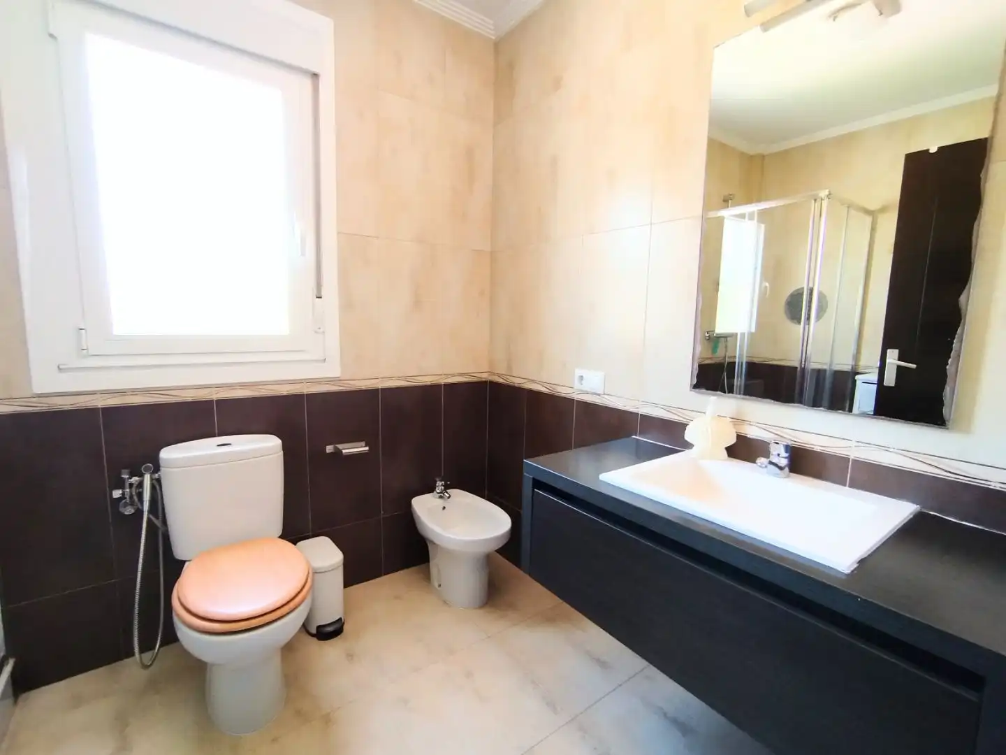Casa o chalet en venta en Partida Tolomo, 28, Hondón de las Nieves / El Fondó de les Neus Baño de Casa o chalet en venta en Hondón de las Nieves / El Fondó de les Neus con Aire acondicionado, Calefacción y Jardín privado