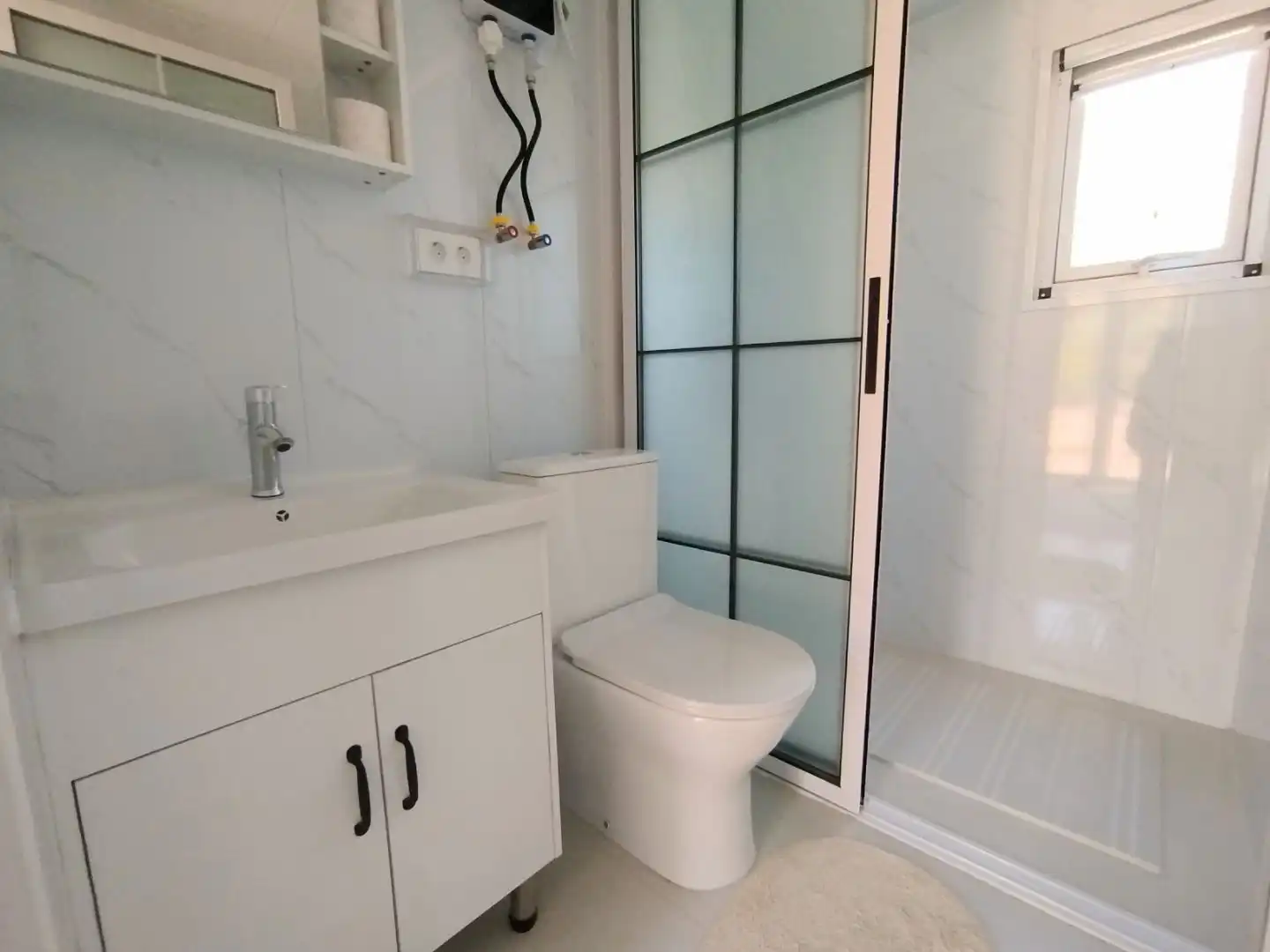 Casa o chalet en venta en Partida Tolomo, 28, Hondón de las Nieves / El Fondó de les Neus Baño de Casa o chalet en venta en Hondón de las Nieves / El Fondó de les Neus con Aire acondicionado, Calefacción y Jardín privado