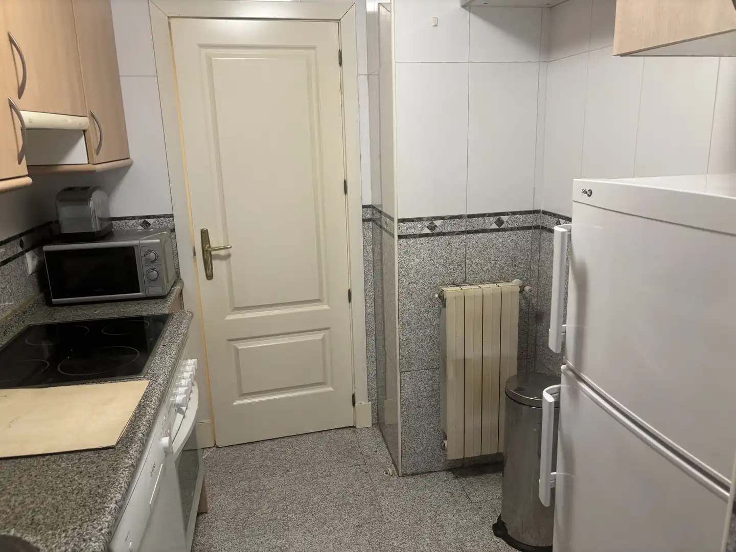 Kitchen of Flat for rent in Madrid  with Air Conditioner, Heating and Parquet flooring