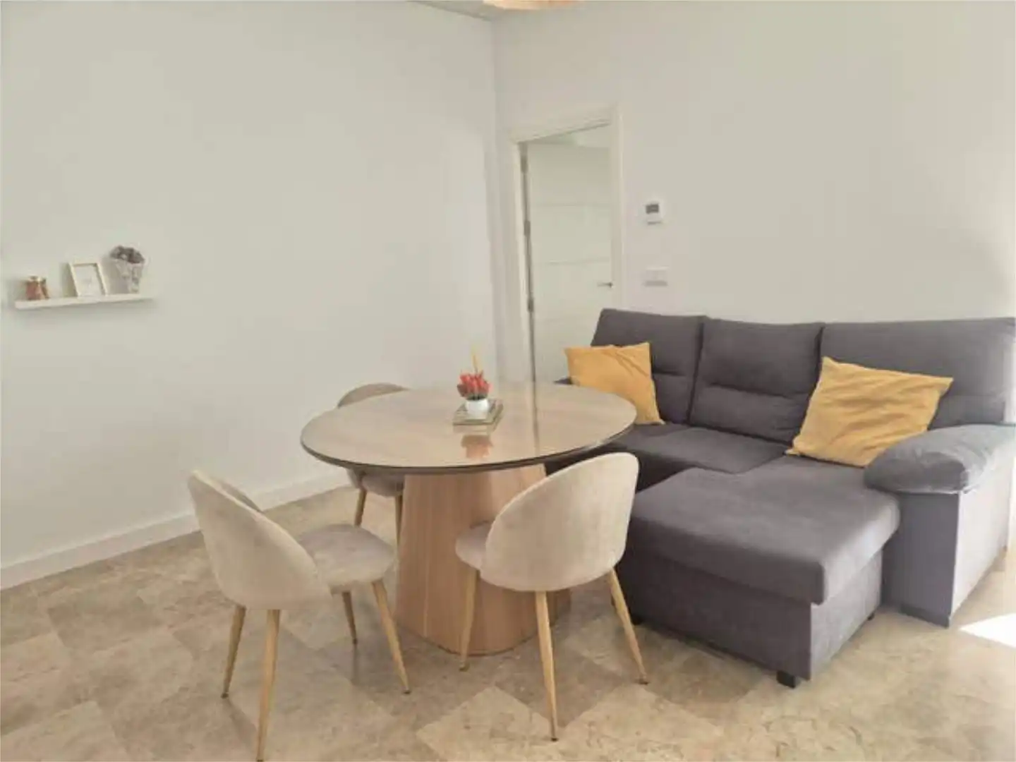 Wohnungen zur Miete in Pardaleras Wohnzimmer von Wohnungen zur Miete in Badajoz mit Heizung, Terrasse und Möbliert