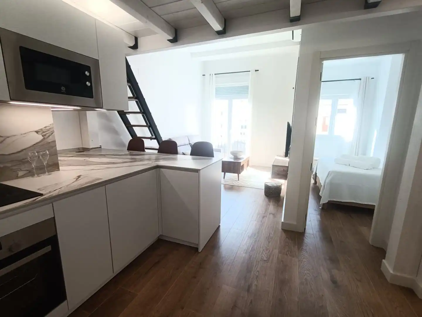 Piso de alquiler en Calle Tejares, 21, Parque Victoria Eugenia Cocina de Piso de alquiler en Málaga con Aire acondicionado, Calefacción y Trastero
