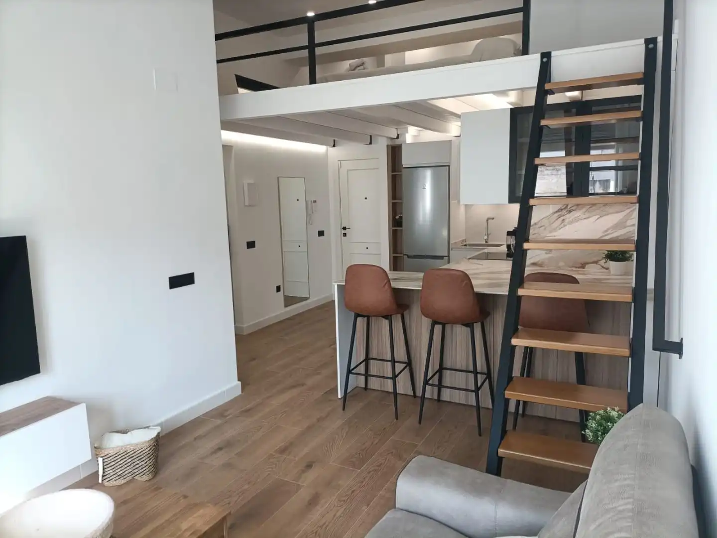 Piso de alquiler en Calle Tejares, 21, Parque Victoria Eugenia Cocina de Piso de alquiler en Málaga con Aire acondicionado, Calefacción y Trastero
