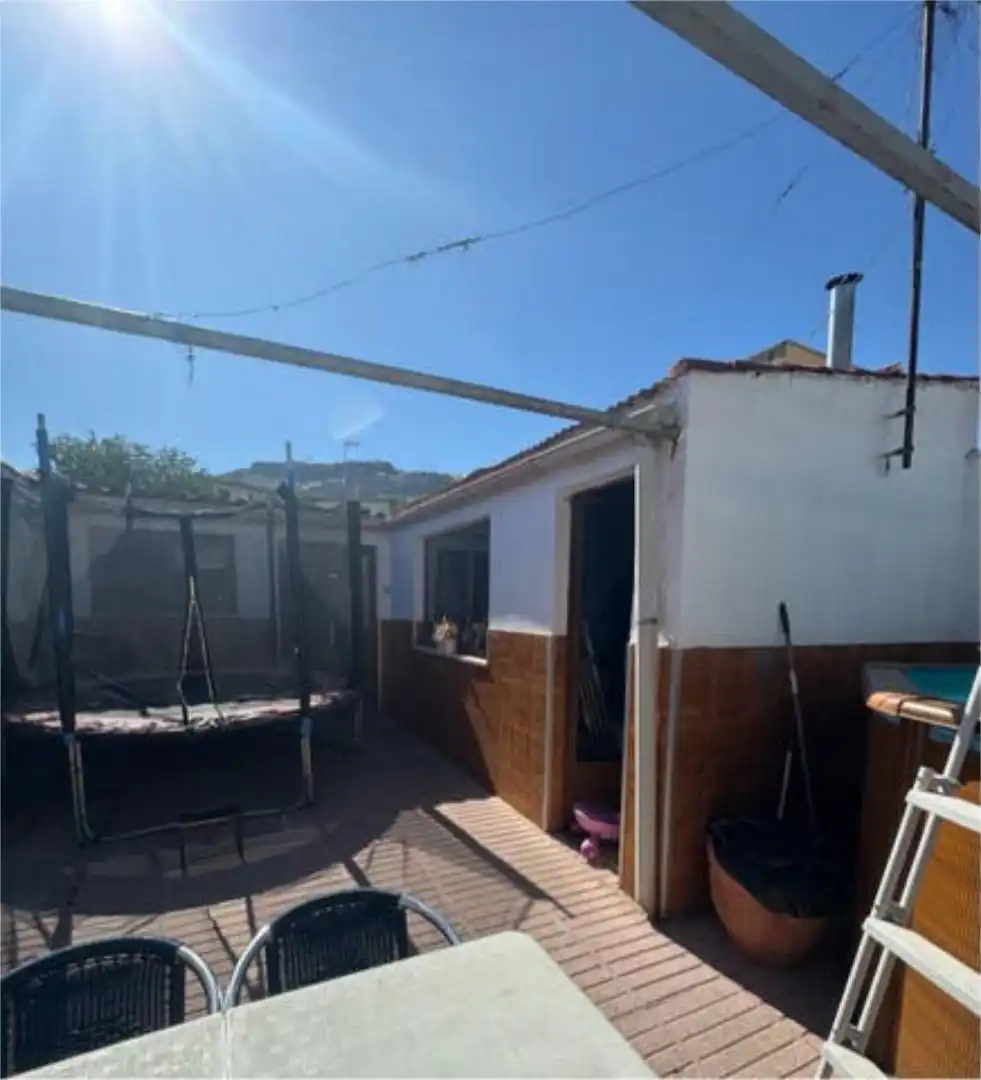 Vista exterior de Casa o xalet en venda en Puertollano amb Piscina