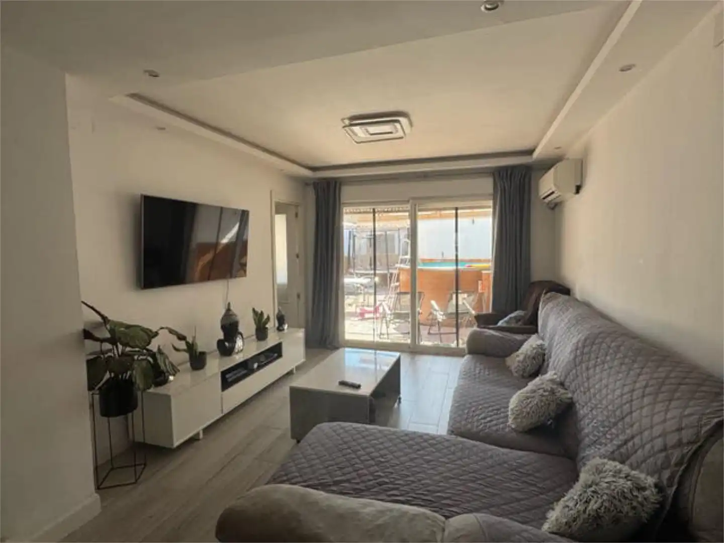 Sala d'estar de Casa o xalet en venda en Puertollano amb Piscina