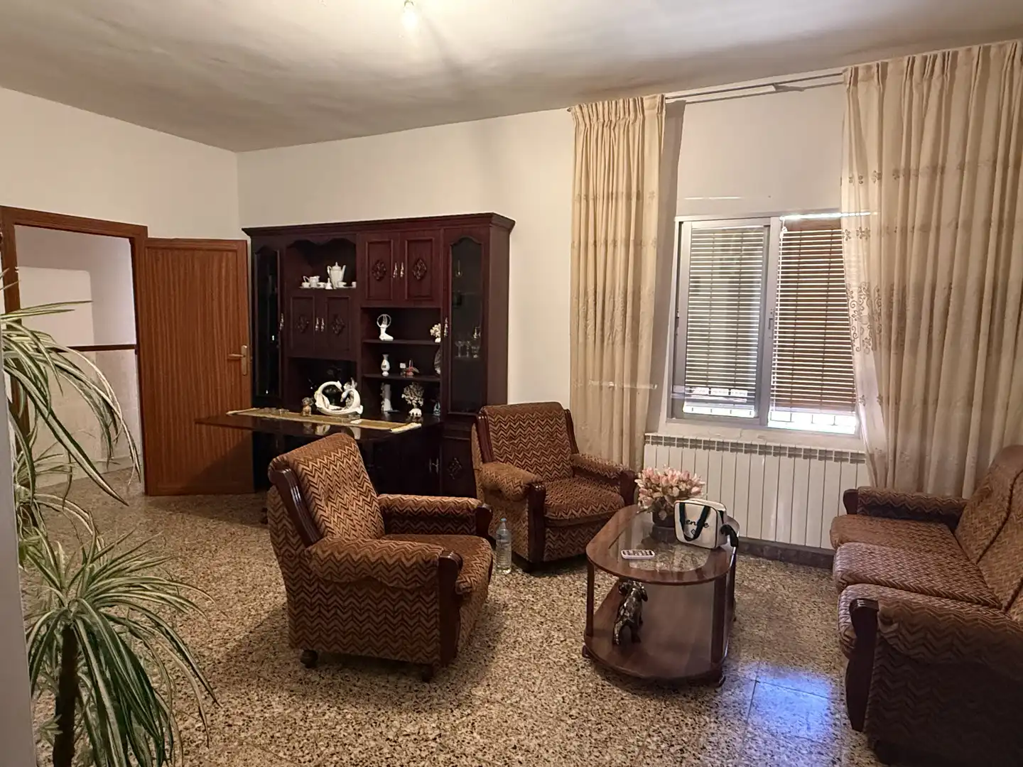 Planta baja en venta en Calle Cristóbal Colón, 36, Carretera de Córdoba - Libertad Sala de estar de Planta baja en venta en Puertollano con Calefacción, Trastero y Amueblado