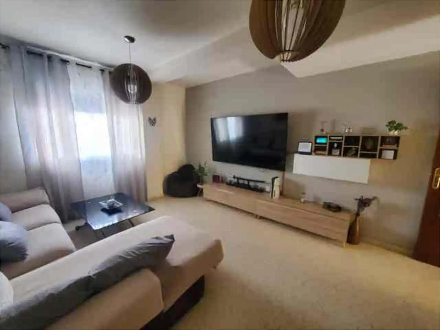 Casa o chalet en venta en Oromana Sala de estar de Casa o chalet en venta en Alcalá de Guadaira con Calefacción, Jardín privado y Terraza